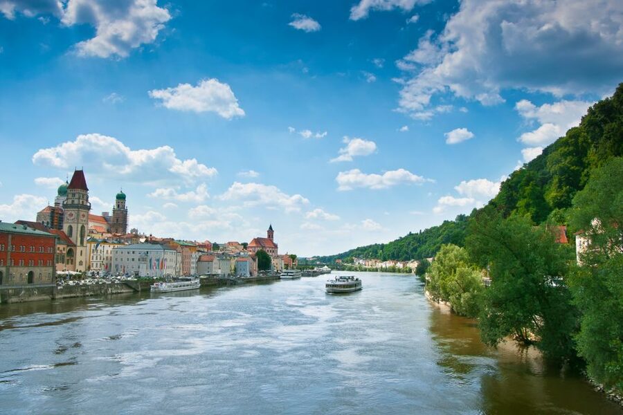 Passau: City Highlights Guided Walking Tour - St. Stephen’s Cathedral at 100 Meters, and Why the Story Matters