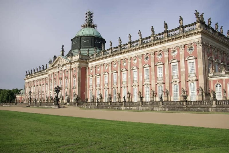 Potsdam: 5-Hour-Tour "Parks & Palaces" from Berlin by VW-Bus - Cold War contrast: Alexandrowka and the Forbidden City