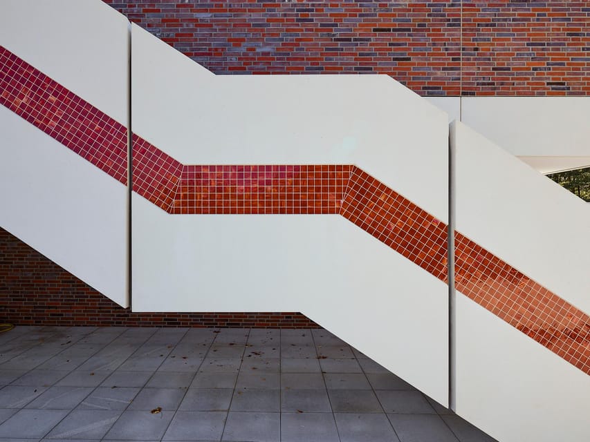 Potsdam: Entry to DAS MINSK Kunsthaus in Potsdam - Soft Power textiles: art you can read as politics