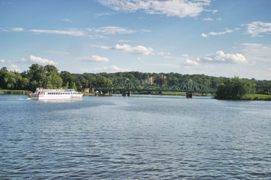 Potsdam: Palace Tour by Boat - Babelsberg Park to Jungfernsee: Glienicke Bridge and the Former Border Route