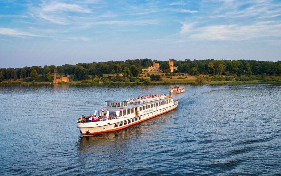 Potsdam: Palace Tour by Boat - Boarding Weißen Flotte: Deck Choice, Comfort, and Weather Reality
