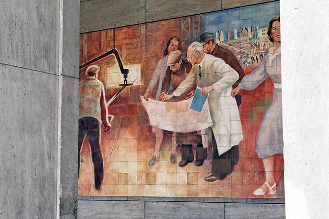 Private Berlin Custom Half-Day Tour with Private Driver and Guide - Brandenburg Gate and Museum Island: where Berlin’s story turns on