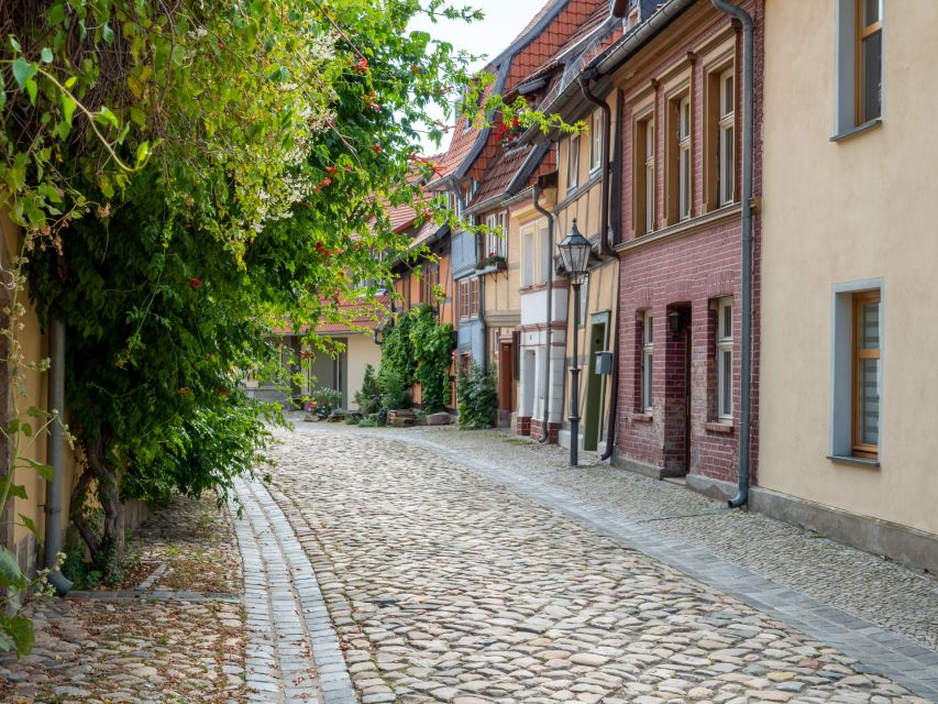 Quedlinburg: Guided City Highlights Walking Tour - Churches and the old-town rhythm around them