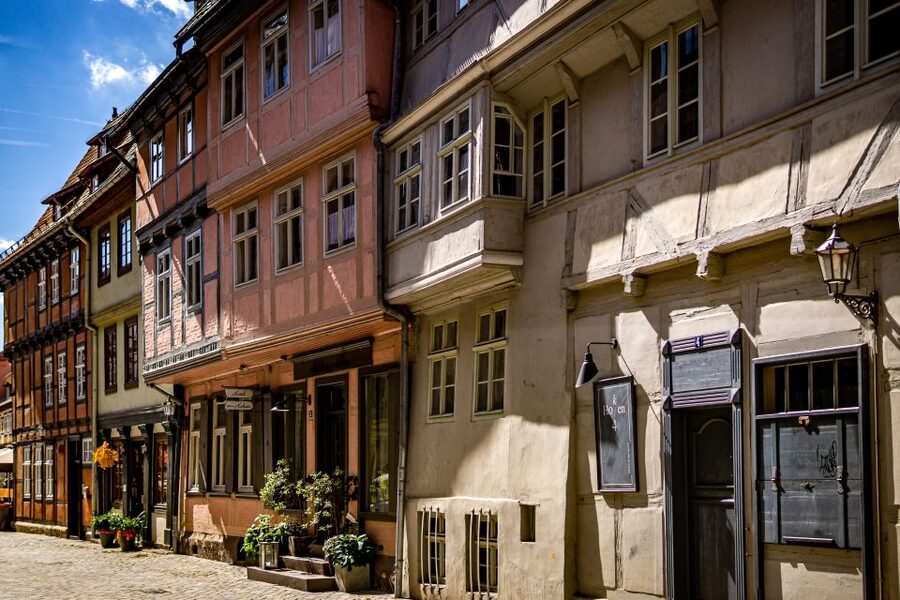 Quedlinburg: Guided City Highlights Walking Tour - The Henry I to today storyline, and why it works