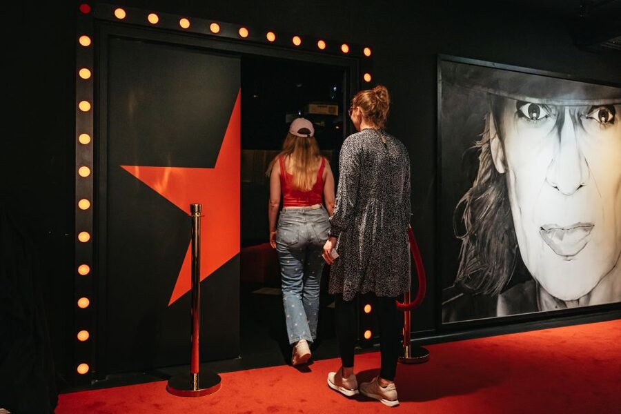 Reeperbahn: Panik City Udo Lindenberg Multimedia Experience - The 90-Minute Guided Walk: How the pacing works (and where it can feel rushed)