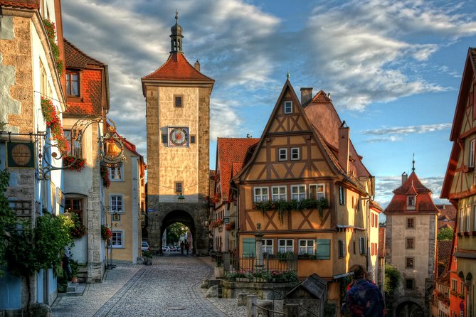 Romantic Road, Rothenburg, and Harburg Day Tour from Munich - Group size, pace, and what makes the guide matter