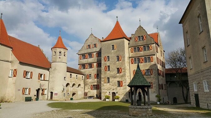 Romantic Road, Rothenburg, and Harburg Day Tour from Munich - Starting in Munich: the calm, early win