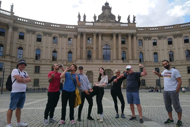 Rude Bastards tour of Berlin (CYHIT) - Reichstag and the Brandenburg Gate back-and-forth effect