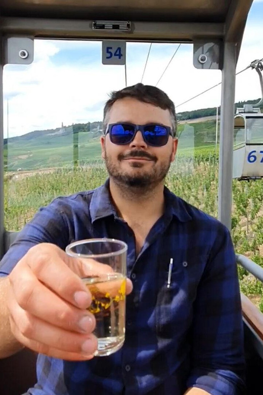 Rüdesheim - Guided wine hikes with 4wines and cable car ride - Meeting point at Rheinstraße 16: arrive early so you do not stress