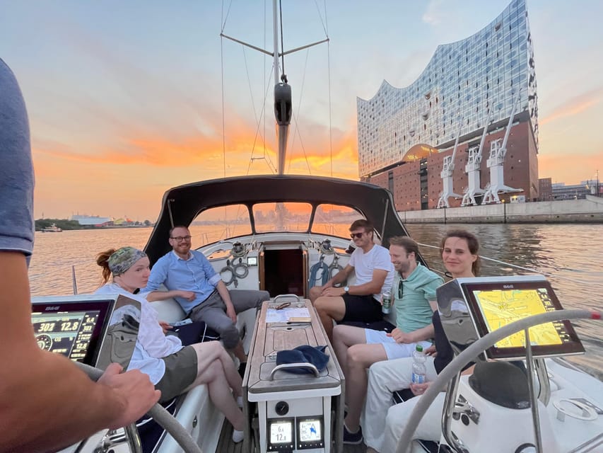 Sailing trip ''the Elbe by night", Hamburg/Elbe - Price and value: why $152 feels fair for what you get