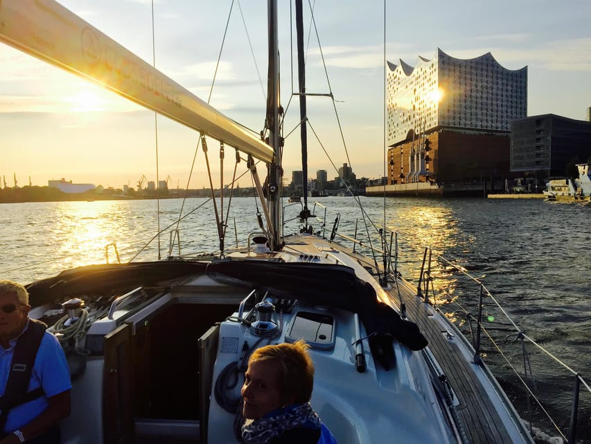Sailing trip ''the Elbe by night", Hamburg/Elbe - Getting to the meeting point in Hamburg without stress