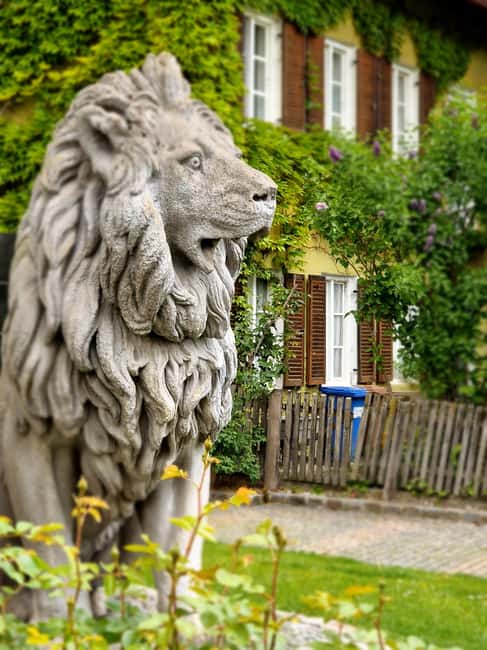 Schwabing: Insider Tour! Neighborhood, Revolt, Secrets in Munich's Cult District - Price and value: why $27 feels fair