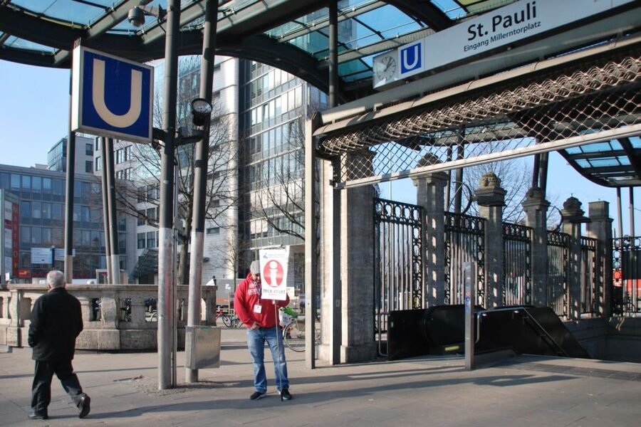 St. Pauli: Daytime Tour - Reeperbahn on foot: the street you recognize, with new context