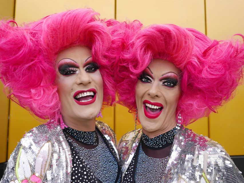 St. Pauli Tour: Drag-Attack with Barbie Stupid & Lee Jackson - A Peek Into a Sex Shop (Without It Becoming Just Shock)