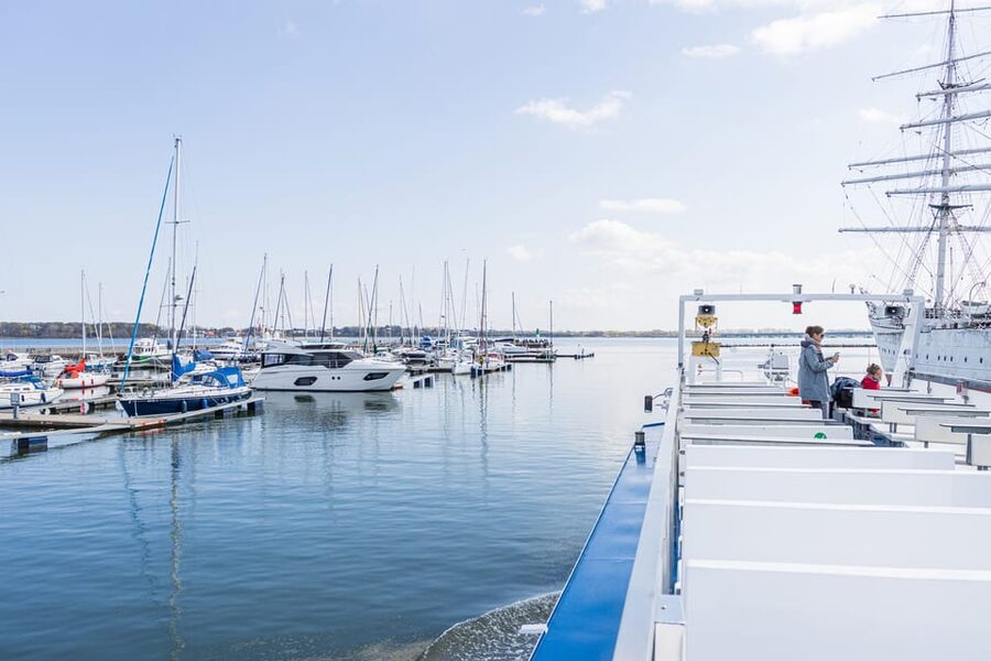 Stralsund: 1-Hour Harbor Cruise - Seating, weather, and snacks on the Altefähr