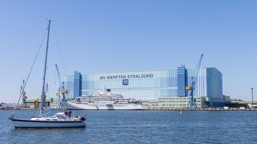 Stralsund: 1-Hour Harbor Cruise - Finding the Altefähr pier across from Linie Hiddensee