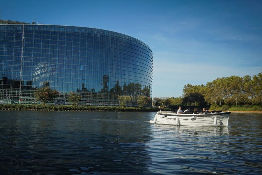 Strasbourg: Private City Sightseeing Boat Tour - Timing, Weather, and Comfort Tips for a 1-2 Hour Cruise
