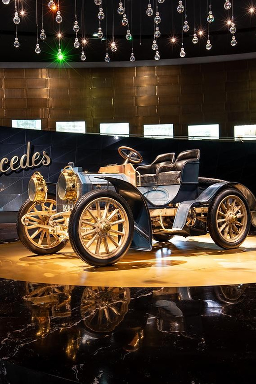 Stuttgart: Mercedes-Benz Museum Entry Ticket - Using the free audio guide in 8 languages without losing your place