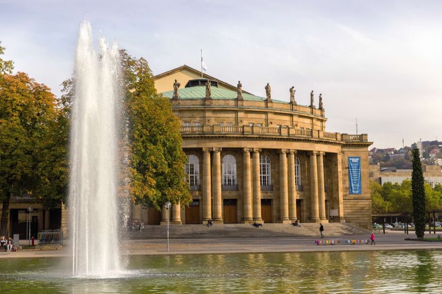 Stuttgart: Private Guided Circular City Walk - New and Old Palaces, plus an inner courtyard moment