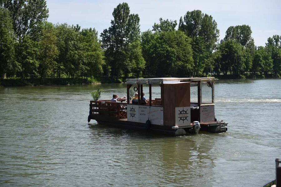 Stuttgart: Raft Boat Experience with Optional BBQ - Neckar vineyard views, minus the tour-bus feeling