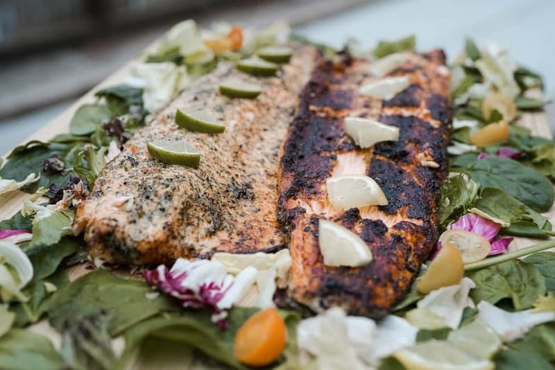 Stuttgart: Winter BBQ - From 19:30 to 22:15: live-fire steaks and salmon that actually happen