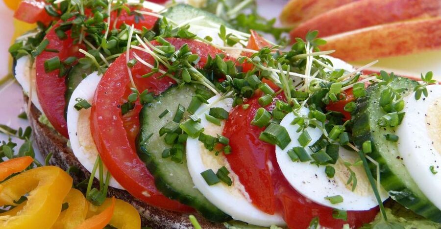 Stuttgart: Winter Sunday Brunch Buffet - Riverhouse Waterfront Setting, Parking, and a Cozy Winter Mood