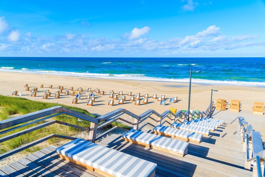 Sylt: Guided Island Tour by Bus with Sylt Highlights - List and the Shifting Dunes: A Stop for Scale and Sea Air