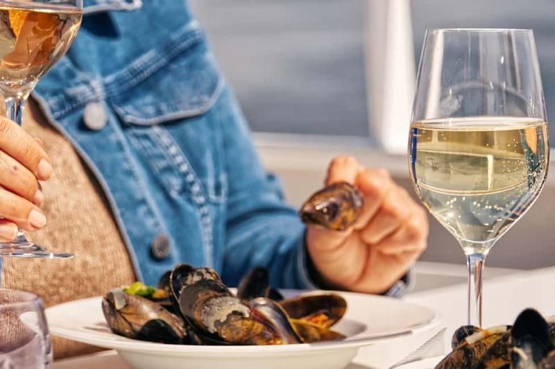 Sylt: Shell safari with boat | incl. Mussel tasting & 1 glass of wine - Sylt shell safari from Hörnum, and why the boat matters
