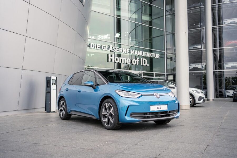 Test Drive Electric Vehicles from the VW brand (ID. model) - Getting ready at the meeting point