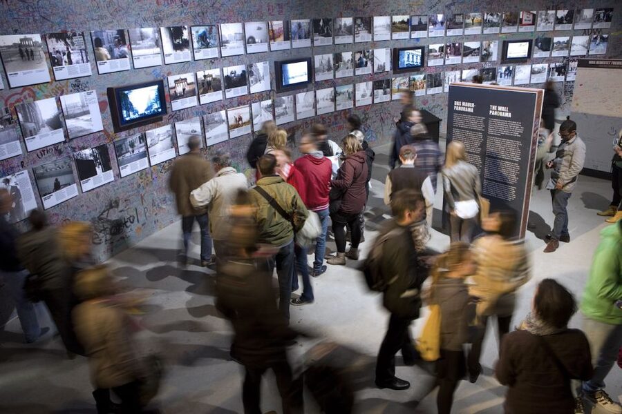 THE WALL: asisi Panorama Berlin Ticket - The Artist Story: Yadegar Asisi and How the Panorama Was Created