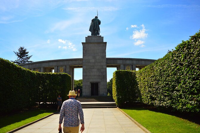 Third Reich Berlin: Hitler and WWII Walking Tour - Brandenburg Gate and the Nazi Use of Public Space