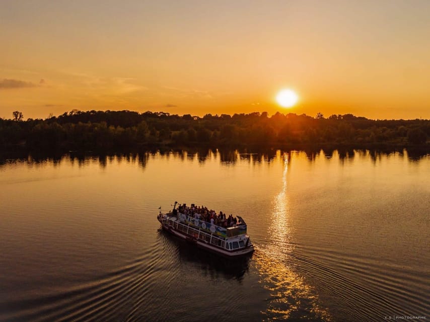 Tour on Lake Cospuden - Choosing your deck: open upper views vs warm lower deck